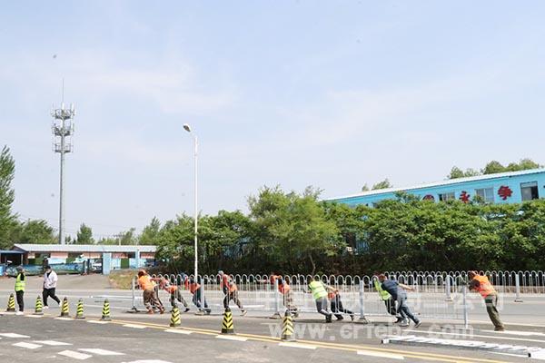 交通疏解路护栏导改