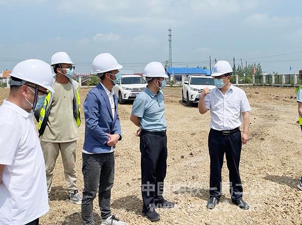 检查梁场建设情况并提出要求