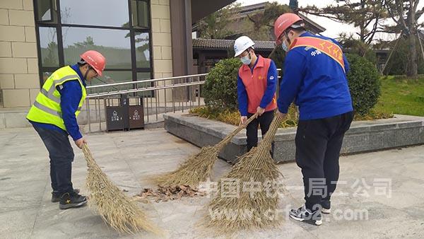 清扫郊野公园东部展园园内